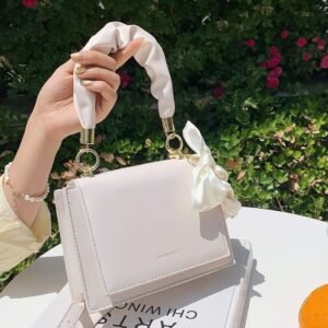 شنطة يد نسائي